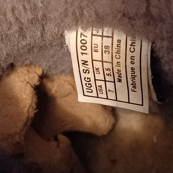 UGG BOOTS - Picture 3 of 6